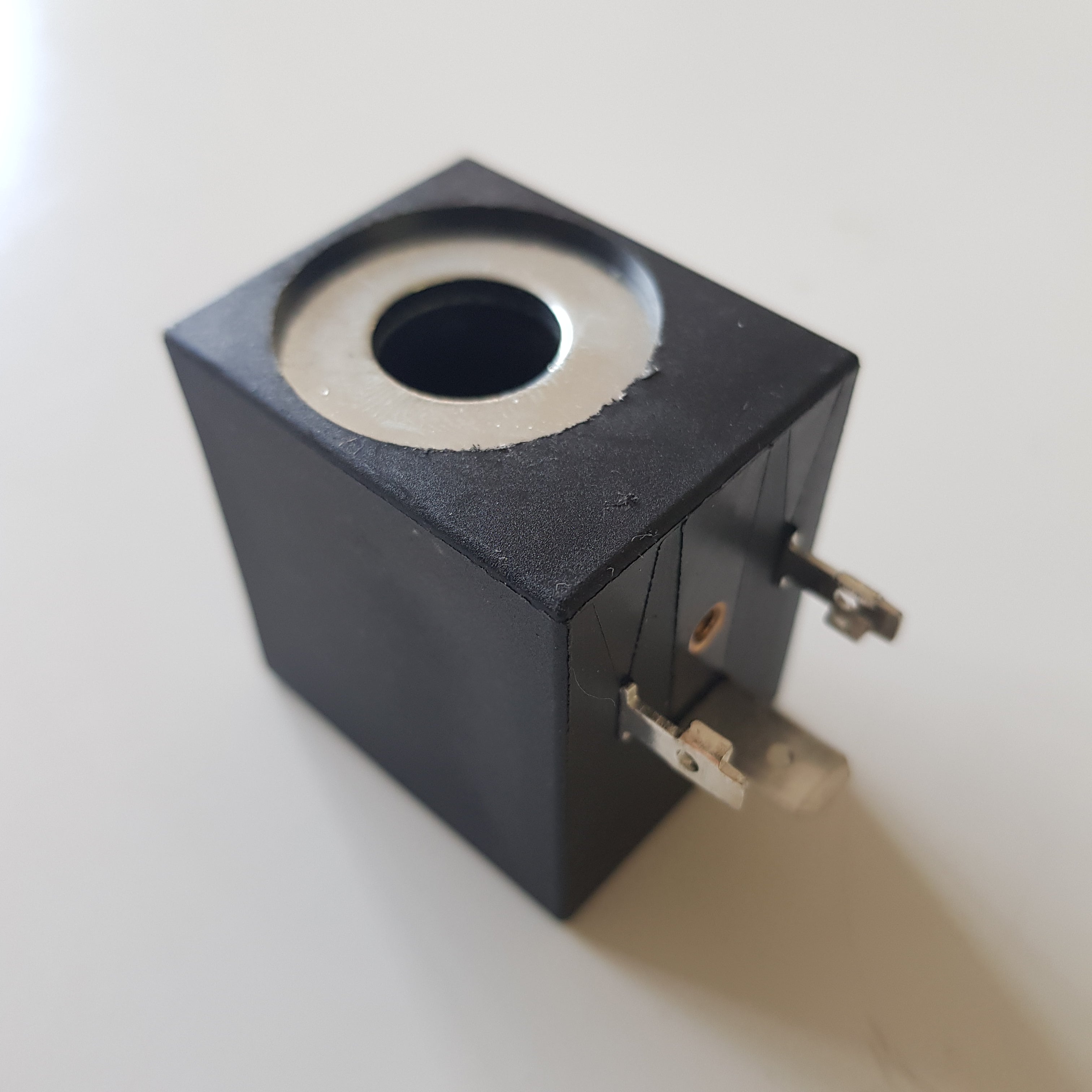 Bobina per elettrovalvola 8W 220V Foro contrale da 13,5mm/1 UNIVERSALE