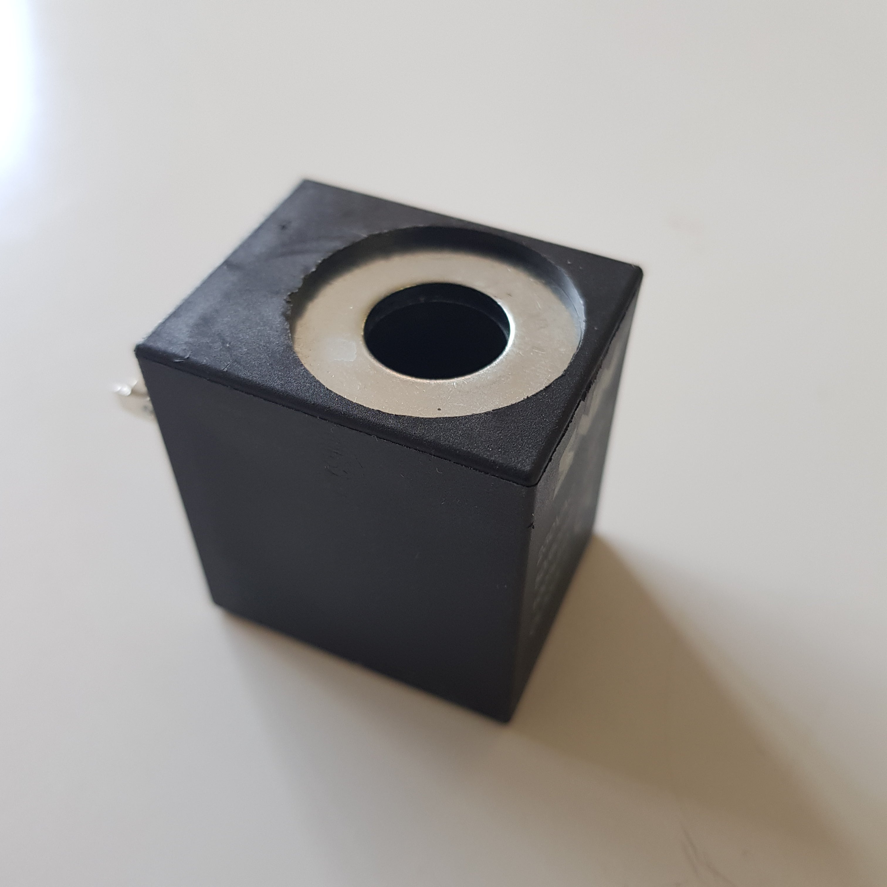 Bobina per elettrovalvola 8W 220V Foro contrale da 13,5mm/1 UNIVERSALE