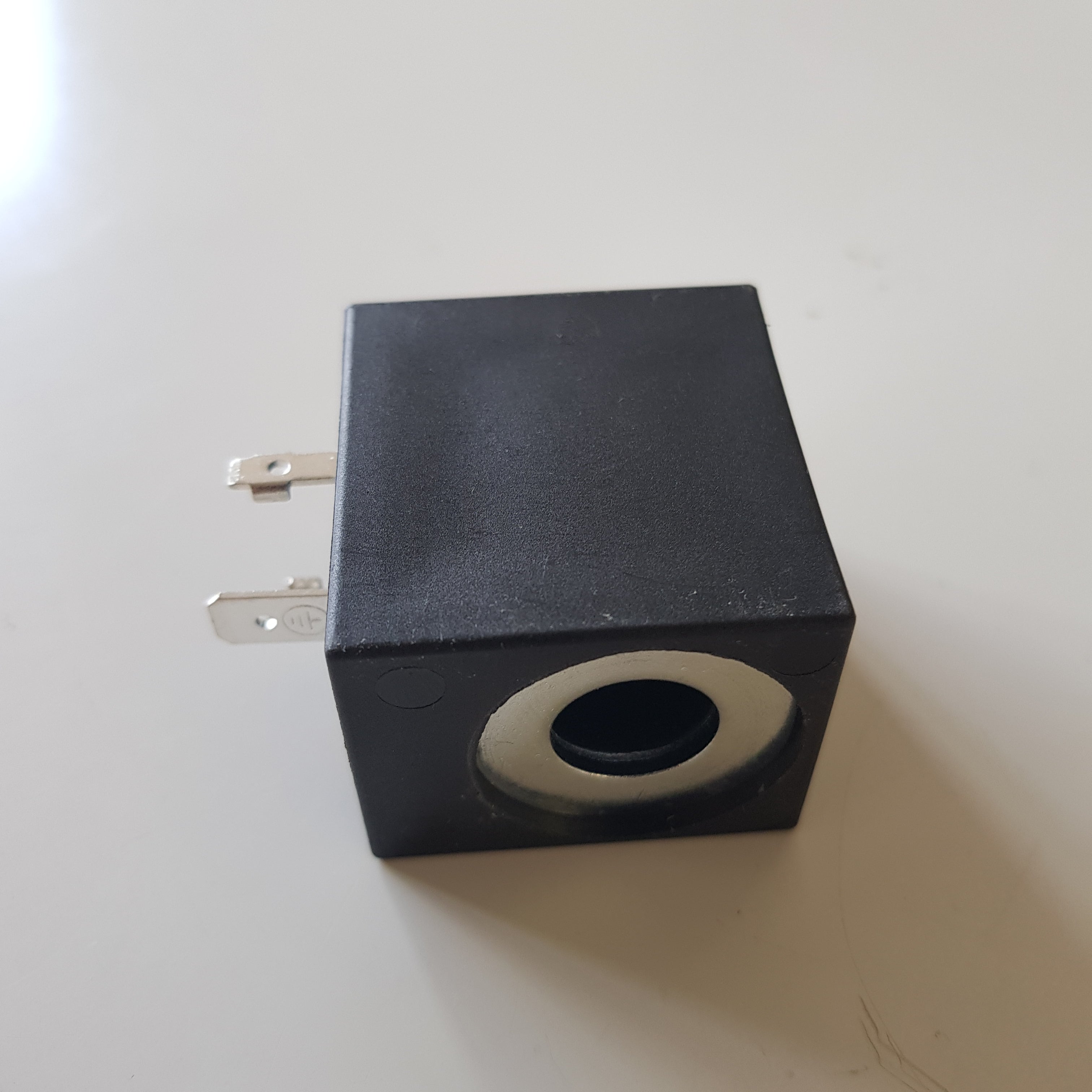 Bobina per elettrovalvola 8W 220V Foro contrale da 13,5mm/1 UNIVERSALE