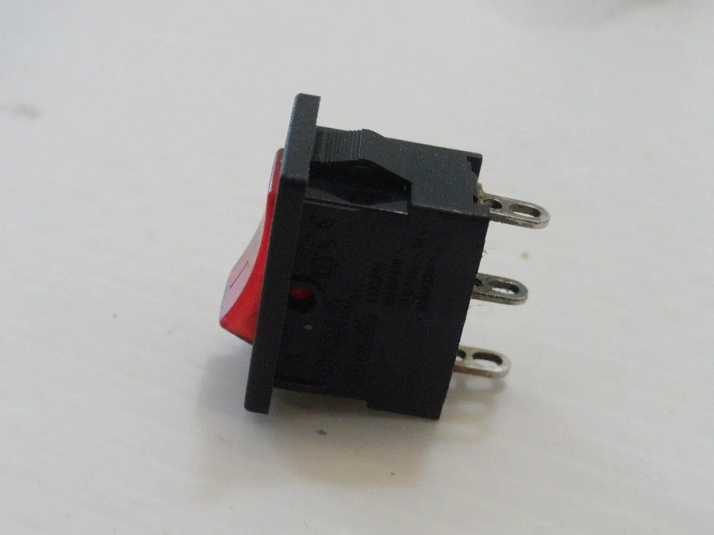 interruttore deviatore a saldare 19x13 3 contatti rosso per phon ENNEBISERVICE