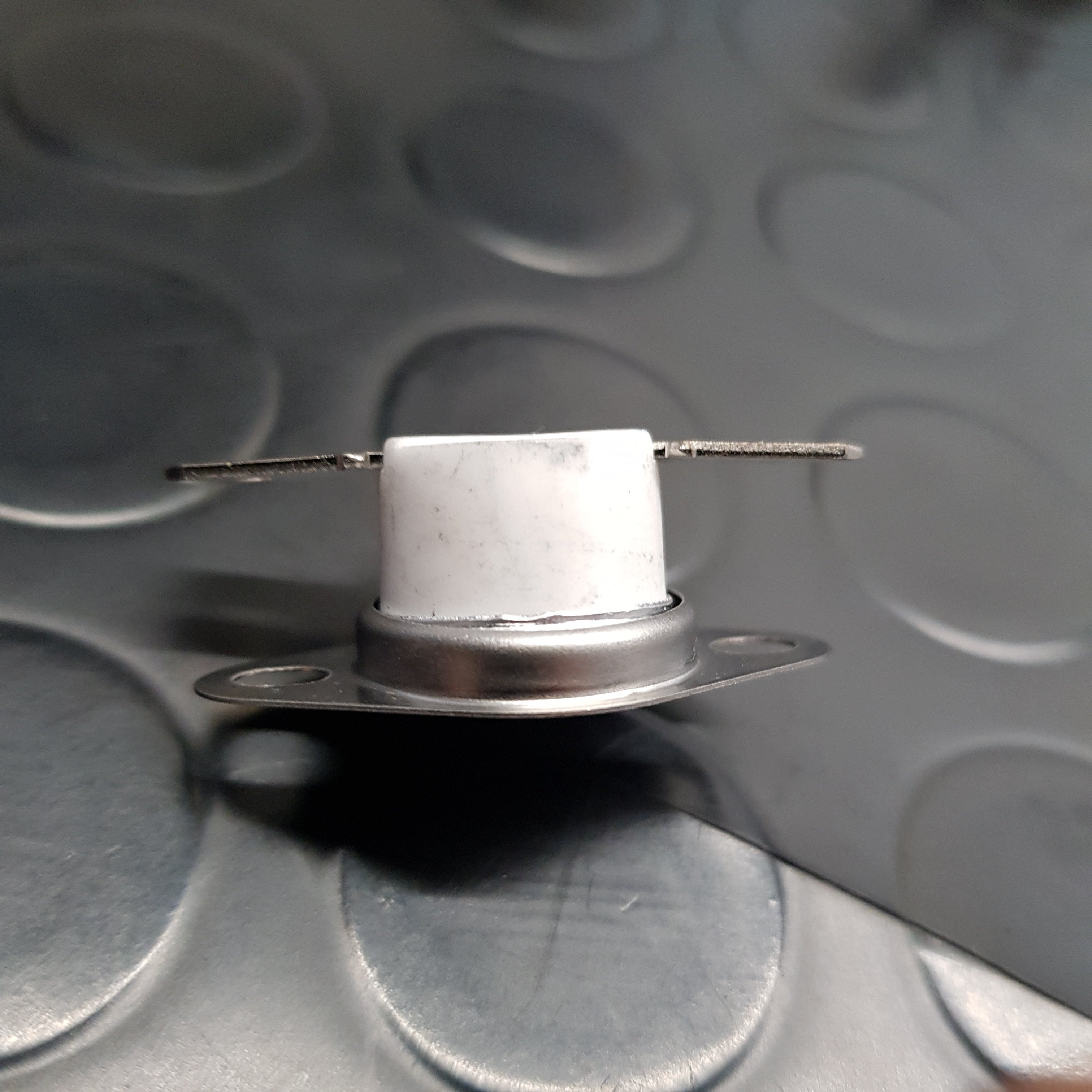 Termostato ceramico NC 165° fissaggi a staffa con viti  KSD301-V Universale UNIVERSALE