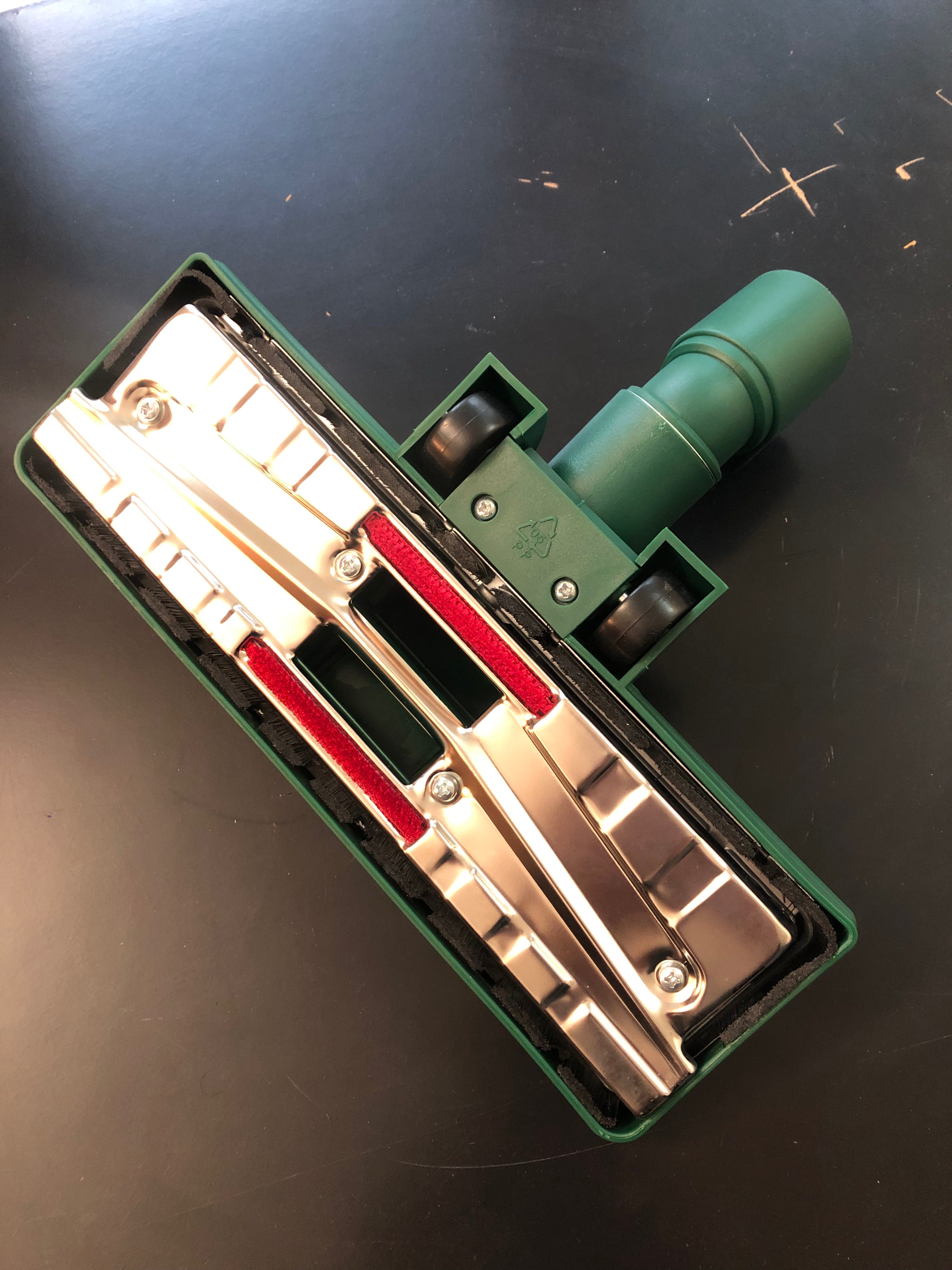 Spazzola Combinata con Ruote (Verde) – Ricambio Compatibile per Folletto VK120 / VK121 / VK122 Ennebiservice
